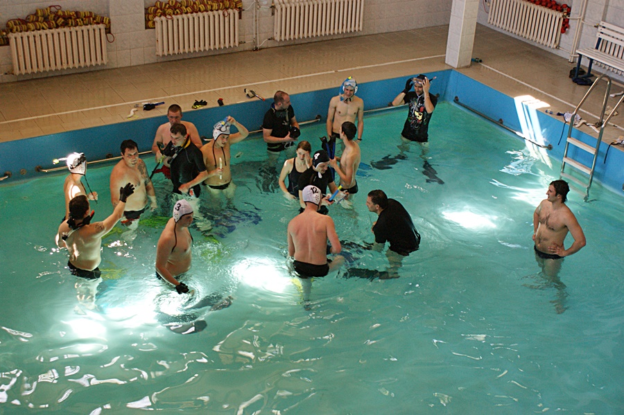 Hokej pod wodą Walenie Auqarius IV 2012